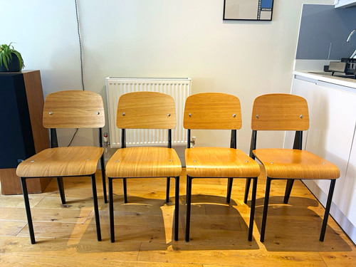 Set modern medium - of, wood